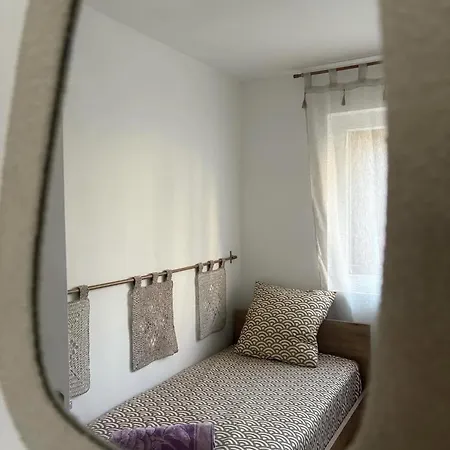 La Figue Beige De Τουλόν