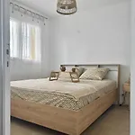 La Figue Beige De * Тулон